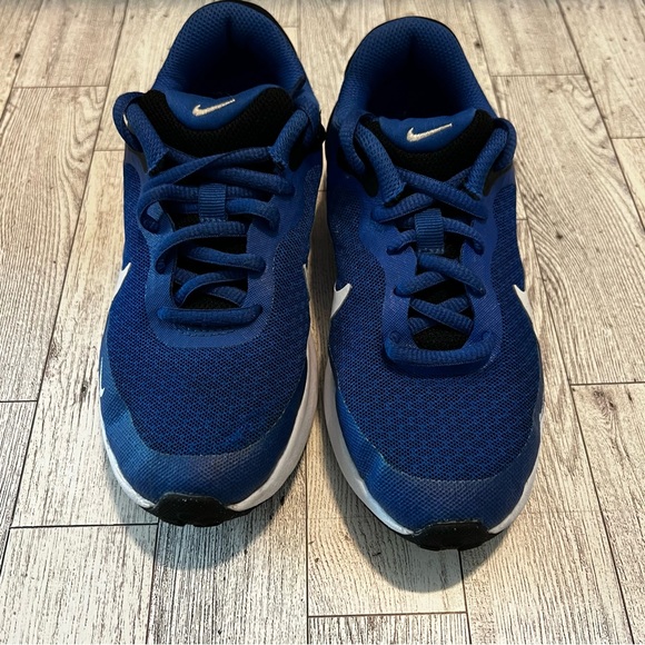 Nike Revolution 7 Shoes FB7689 401 Royal Blue White Black Kids Size 1Y Unisex - Picture 2 of 6